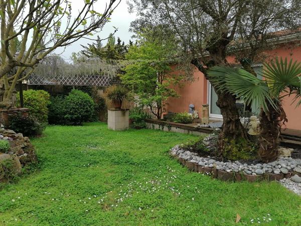 Proche Mer et Commerces