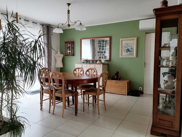 Proche Mer et Commerces