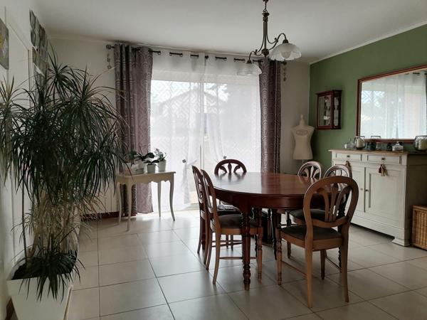 Proche Mer et Commerces