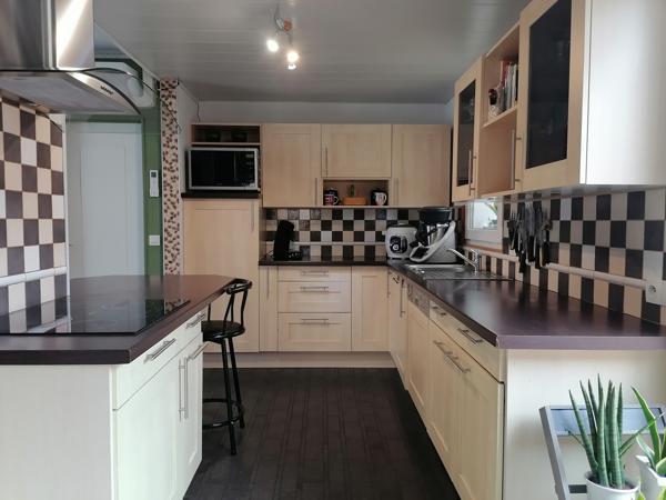 Proche Mer et Commerces