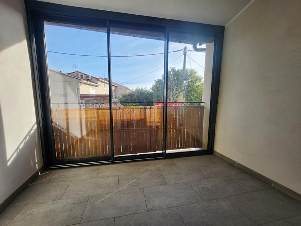 SAINT SATURNIN LES AVIGNON - APPARTEMENT/MAISON DE 36 M² AVEC TERRASSE AU 1ER ETAGE