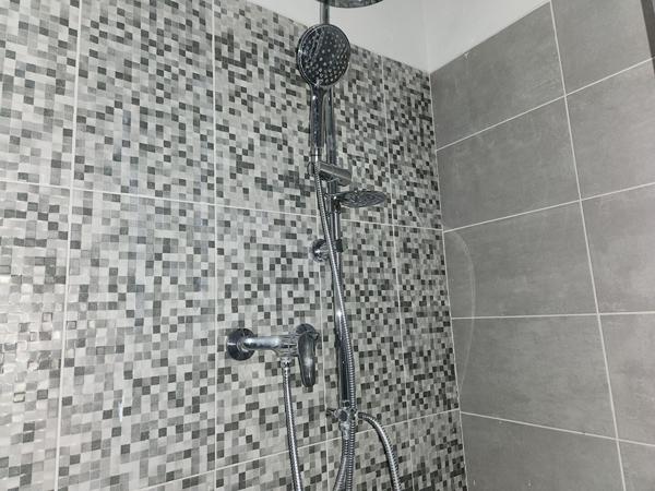SAINT SATURNIN LES AVIGNON - APPARTEMENT/MAISON DE 36 M² AVEC TERRASSE AU 1ER ETAGE