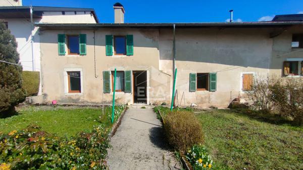 Maison à rénover avec jardin attenant et dépendances