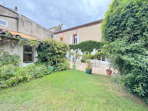 À VENDRE VERNIOLLE : MAISON DE CARACTÈRE AVEC PISCINE - 370M2 HABITABLES-GRANS JARDIN ARBORÉ