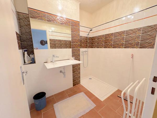 À VENDRE VERNIOLLE : MAISON DE CARACTÈRE AVEC PISCINE - 370M2 HABITABLES-GRANS JARDIN ARBORÉ