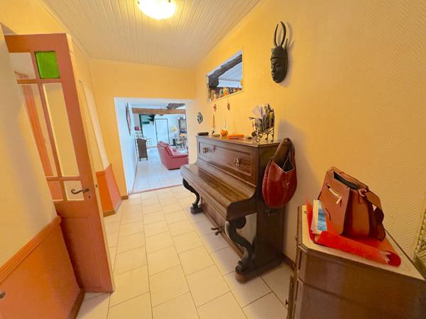 À VENDRE VERNIOLLE : MAISON DE CARACTÈRE AVEC PISCINE - 370M2 HABITABLES-GRANS JARDIN ARBORÉ