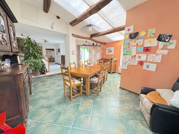 À VENDRE VERNIOLLE : MAISON DE CARACTÈRE AVEC PISCINE - 370M2 HABITABLES-GRANS JARDIN ARBORÉ