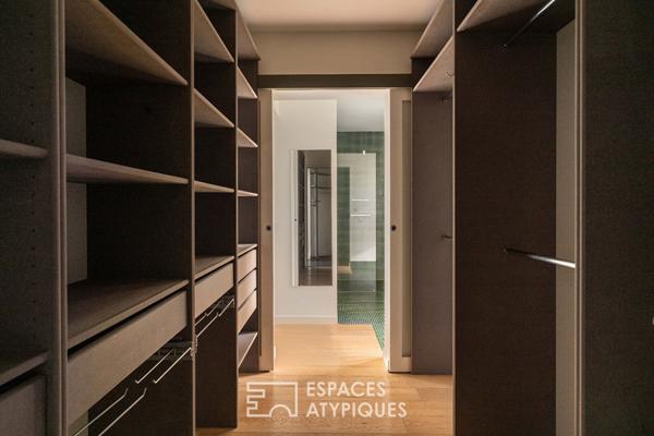 Maison familiale aux grands grands volumes et son jardin arboré