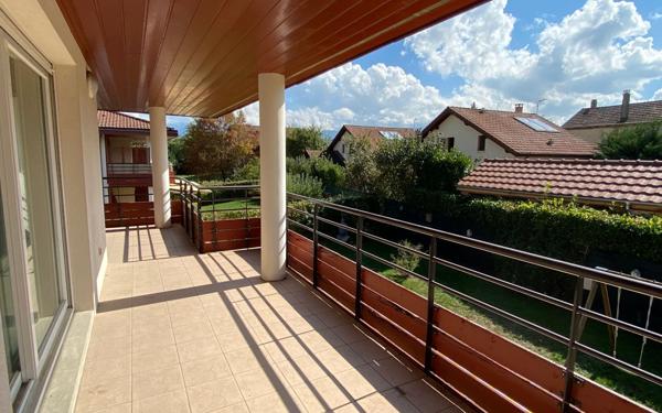 Appartement à louer    3 pièces • 75,72 m2 Reignier-Ésery