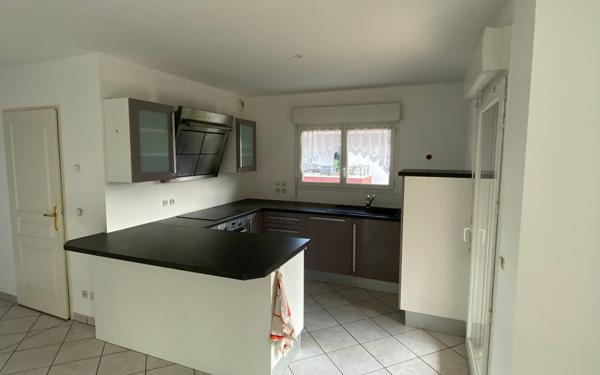 Appartement à louer    3 pièces • 75,72 m2 Reignier-Ésery