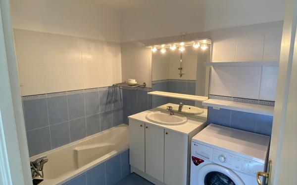 Appartement à louer    3 pièces • 75,72 m2 Reignier-Ésery