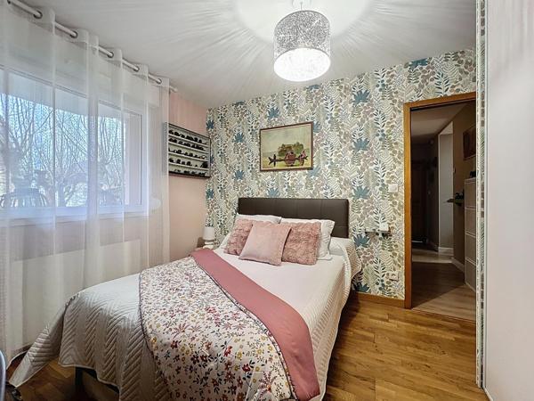 Grand appartement avec 3 chambres proche du centre ville avec garage et cave