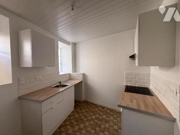 INVESTISSEMENT D'EXCEPTION - IMMEUBLE DE RAPPORT - BAZEILLES.

Idéalement situé en plein coeu...