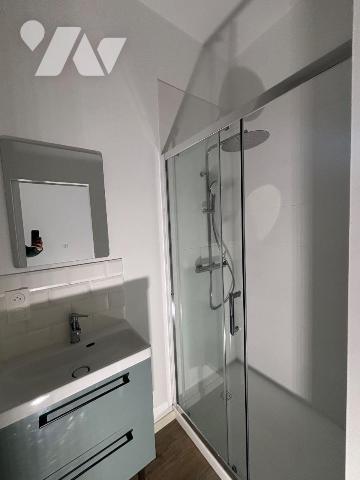 INVESTISSEMENT D'EXCEPTION - IMMEUBLE DE RAPPORT - BAZEILLES.

Idéalement situé en plein coeu...