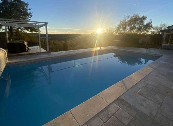 Maison contemporaine - Cahors BELLE PROPRIÉTÉ AVEC VUE PANORAMIQUE SUR LES HAUTEURS DE CAHORS
