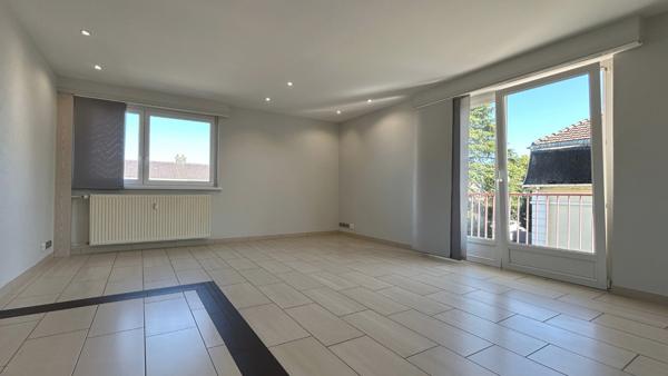 Appartement 2 pièces traversant rénové avec balcon – Rue de Hochstatt