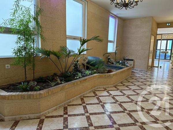 Appartement F6 à vendre  6 pièces - 145 m 2   ST QUENTIN  - 02