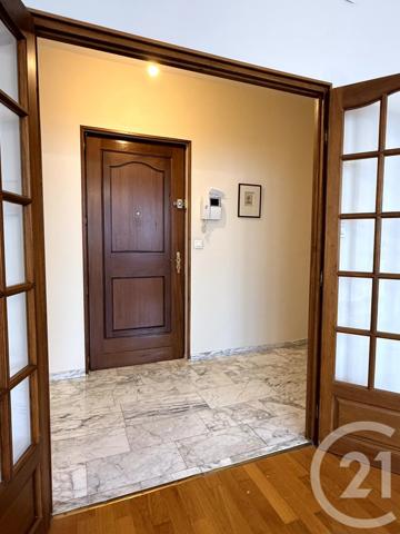Appartement F6 à vendre  6 pièces - 145 m 2   ST QUENTIN  - 02