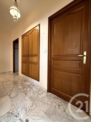 Appartement F6 à vendre  6 pièces - 145 m 2   ST QUENTIN  - 02