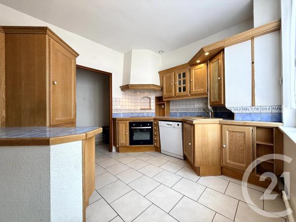 Appartement F6 à vendre  6 pièces - 145 m 2   ST QUENTIN  - 02