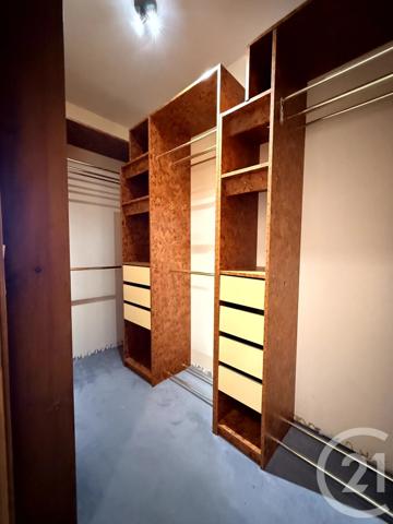 Appartement F6 à vendre  6 pièces - 145 m 2   ST QUENTIN  - 02