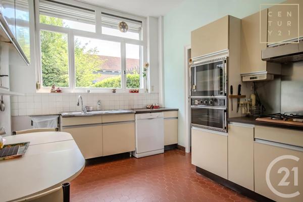 Maison à vendre  12 pièces - 338,50 m 2   MAUBEUGE  - 59