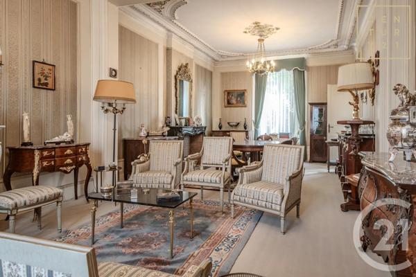Maison à vendre  12 pièces - 338,50 m 2   MAUBEUGE  - 59