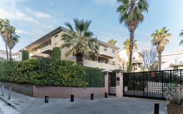 Appartement à vendre    3 pièces • 46,89 m2 Nice