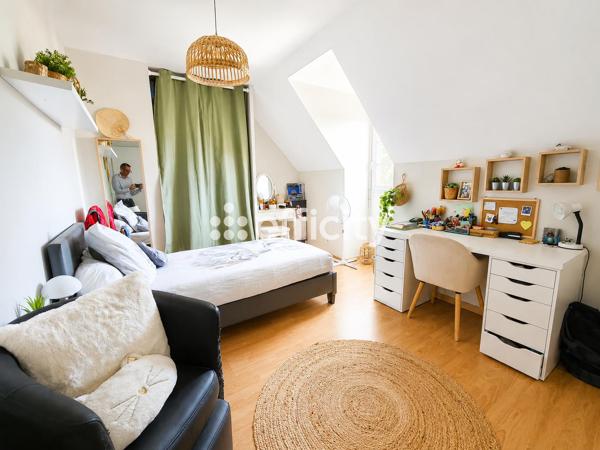 Maison
         6 pièces
        - 120 m² 399 000 € *
