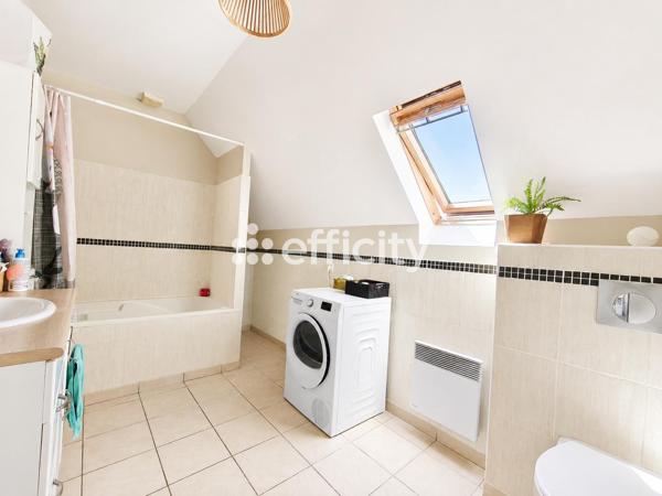 Maison
         6 pièces
        - 120 m² 399 000 € *