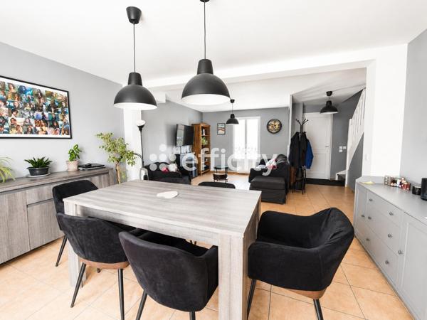 Maison
         6 pièces
        - 120 m² 399 000 € *