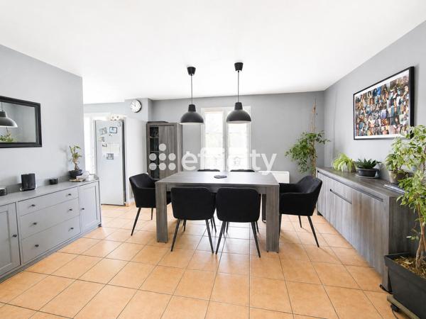Maison
         6 pièces
        - 120 m² 399 000 € *