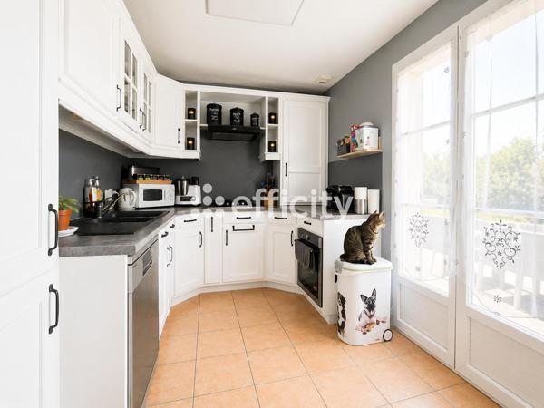 Maison
         6 pièces
        - 120 m² 399 000 € *