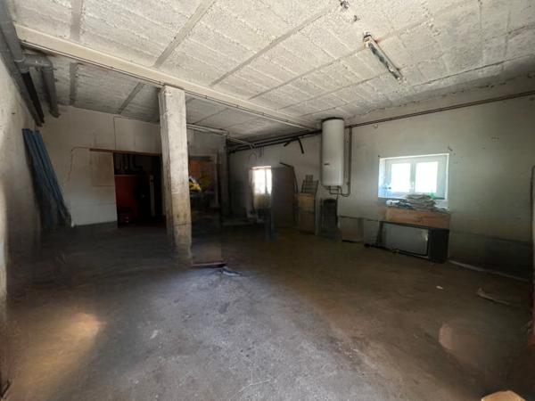 Maison à rénover avec vue dégagée, proche centre ville.