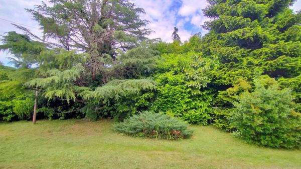 Maison composée de 2 logements + garage & piscine