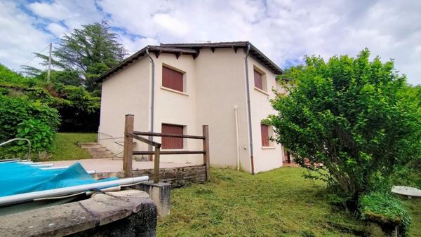 Maison composée de 2 logements + garage & piscine