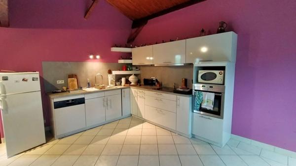 Maison composée de 2 logements + garage & piscine