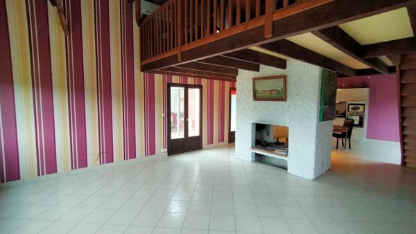 Maison composée de 2 logements + garage & piscine