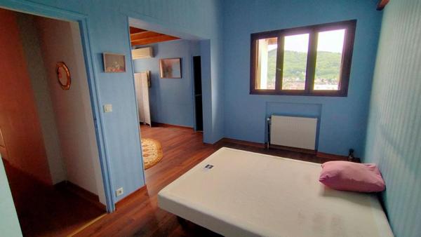 Maison composée de 2 logements + garage & piscine