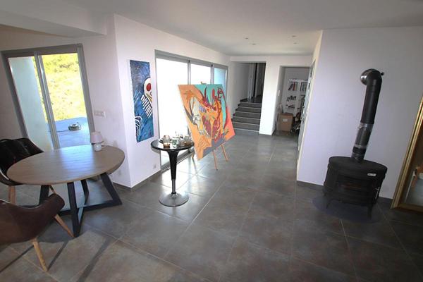 Villa contemporaine de 300m2 avec piscine