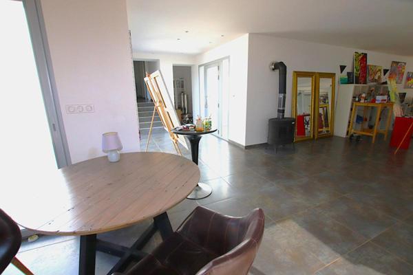 Villa contemporaine de 300m2 avec piscine