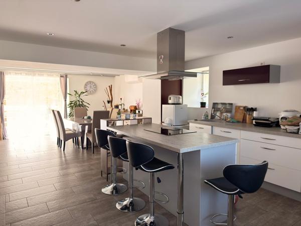 Maison ancienne rénovée 133 m2, 3 ch, terrain de 827 m2