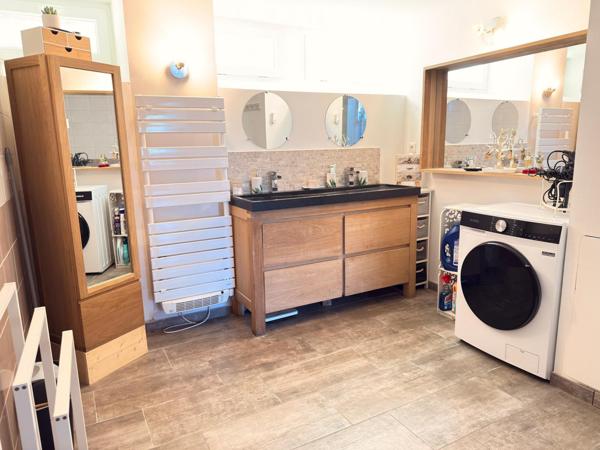 Maison ancienne rénovée 133 m2, 3 ch, terrain de 827 m2