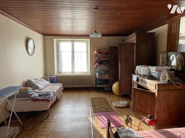 GUIDEL - Maison d'environ 136m² sur 3232m² de terrain non constructible.