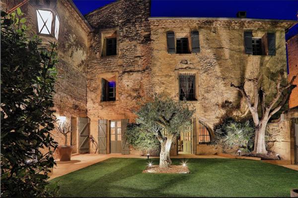 Vente Maison de luxe Uzès 9 Pièces 400 m²