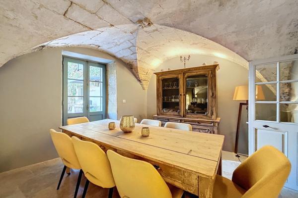 Vente Maison de luxe Uzès 9 Pièces 400 m²