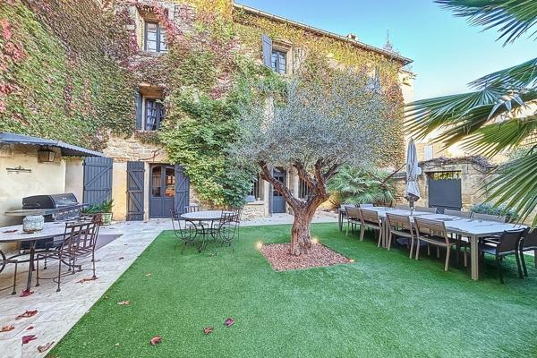Vente Maison de luxe Uzès 9 Pièces 400 m²