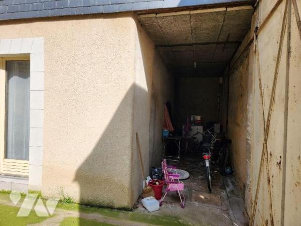  La Flèche Centre ville, maison 3 chambres avec cour

- RdC : Séjour (28 m²), cuisine aménagé...