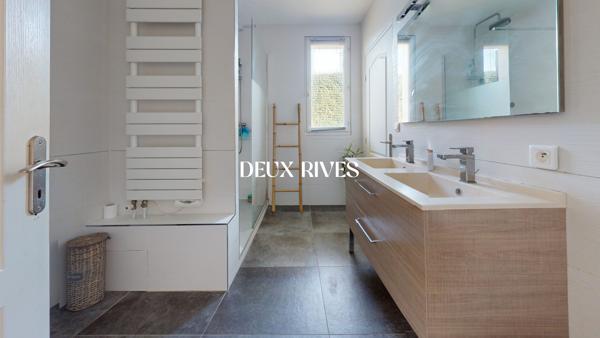 Maison familiale - 170 m2 - proximité commerces et collège - beau jardin 680m2