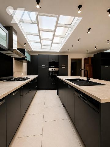 MAISON AVEC SURFACE COMMERCIALE